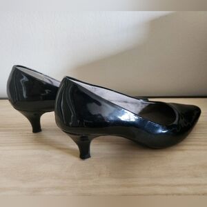 Aerosoles black pumps